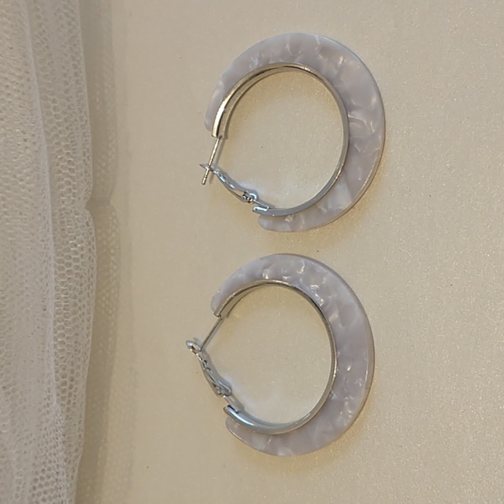 Light Gray and White Marbled Acrylic Earrings! - Picture 6 of 6